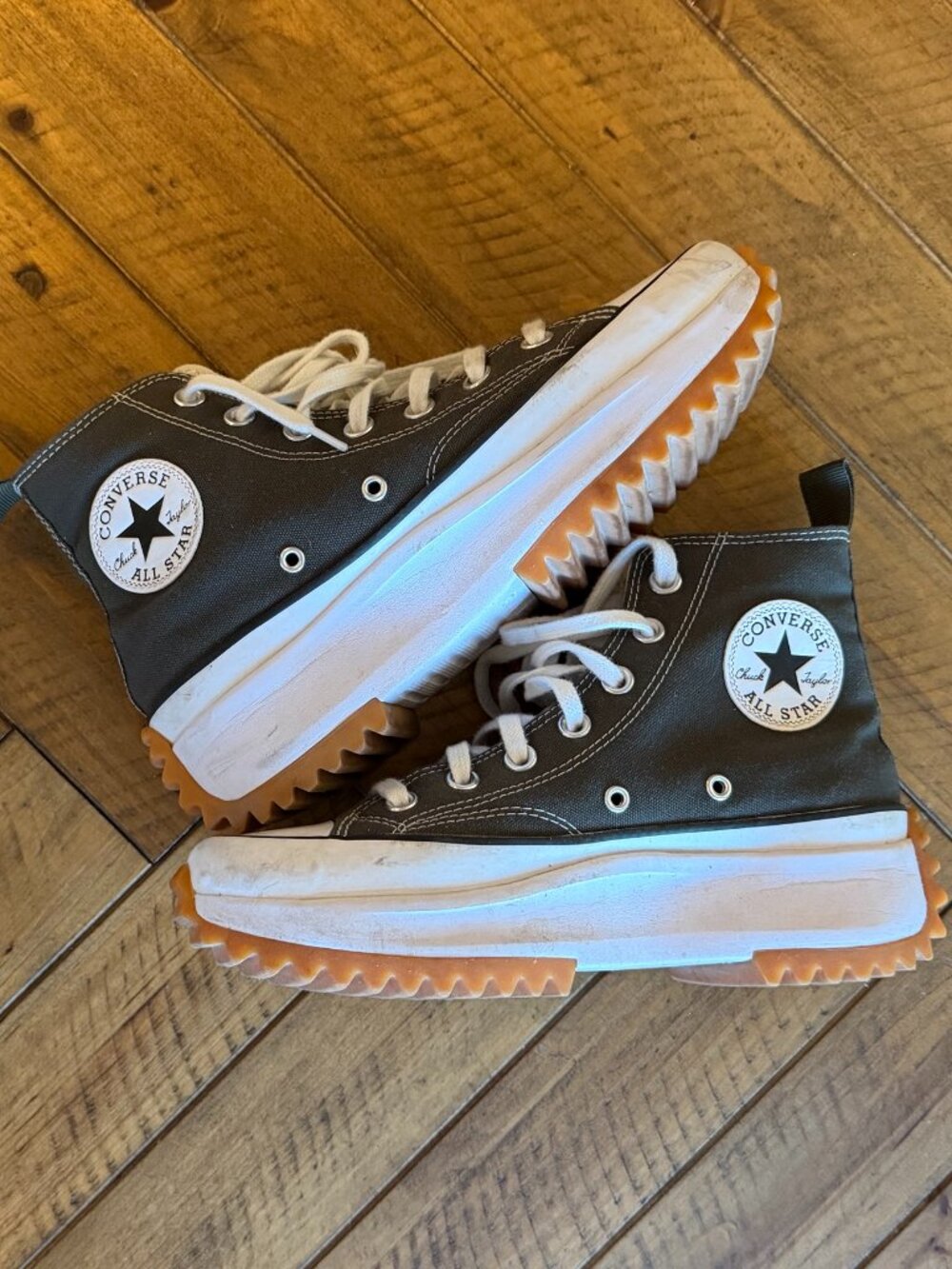 CONVERSE RUN STAR HIKE HIGH TOP SNEAKERS IN ARMY GREEN SIZE W 7.5